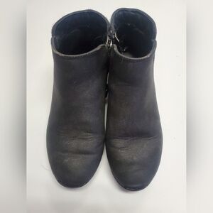 Kids booties, size 1